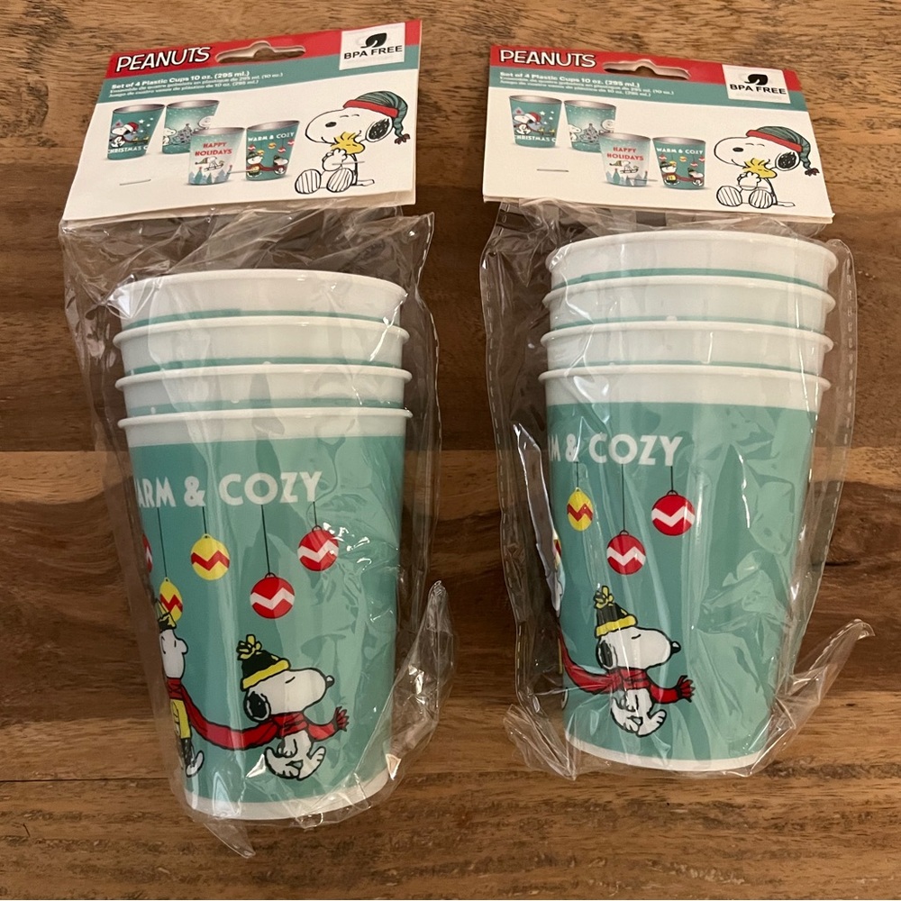 nwt Peanuts set 2 packs Cups 10 Oz Holiday Xmas Santa snoopy charlie brown